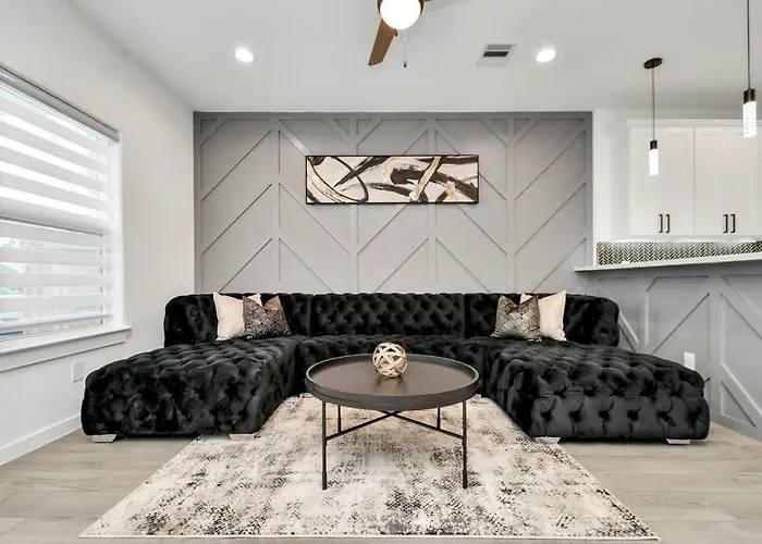 Grand Luxe Retreat - Sleeps 8 - Free Parking - Near Med Center & Nrg