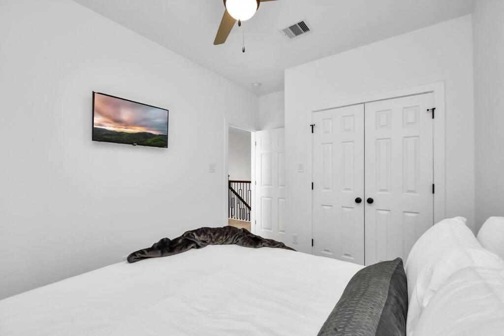 Casa de Férias Grand Luxe Retreat - Sleeps 8 - Free Parking - Near Med Center & Nrg *