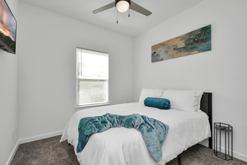 Grand Luxe Retreat - Sleeps 8 - Free Parking - Near Med Center & Nrg Casa de Férias