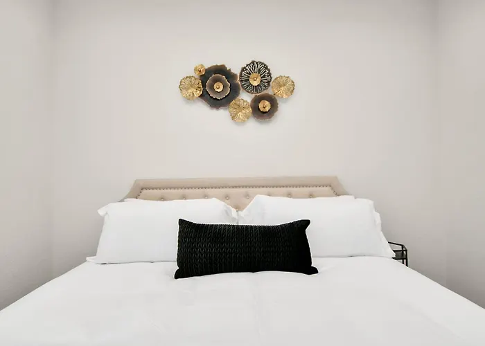 Grand Luxe Retreat - Sleeps 8 - Free Parking - Near Med Center & Nrg
