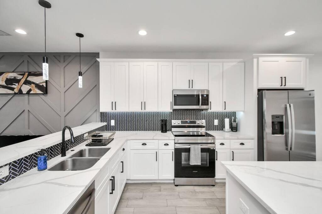Grand Luxe Retreat - Sleeps 8 - Free Parking - Near Med Center & Nrg Ferienhaus *