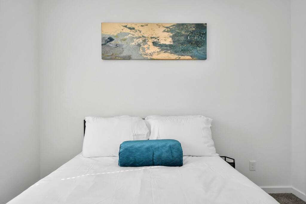 Grand Luxe Retreat - Sleeps 8 - Free Parking - Near Med Center & Nrg Ferienhaus Houston