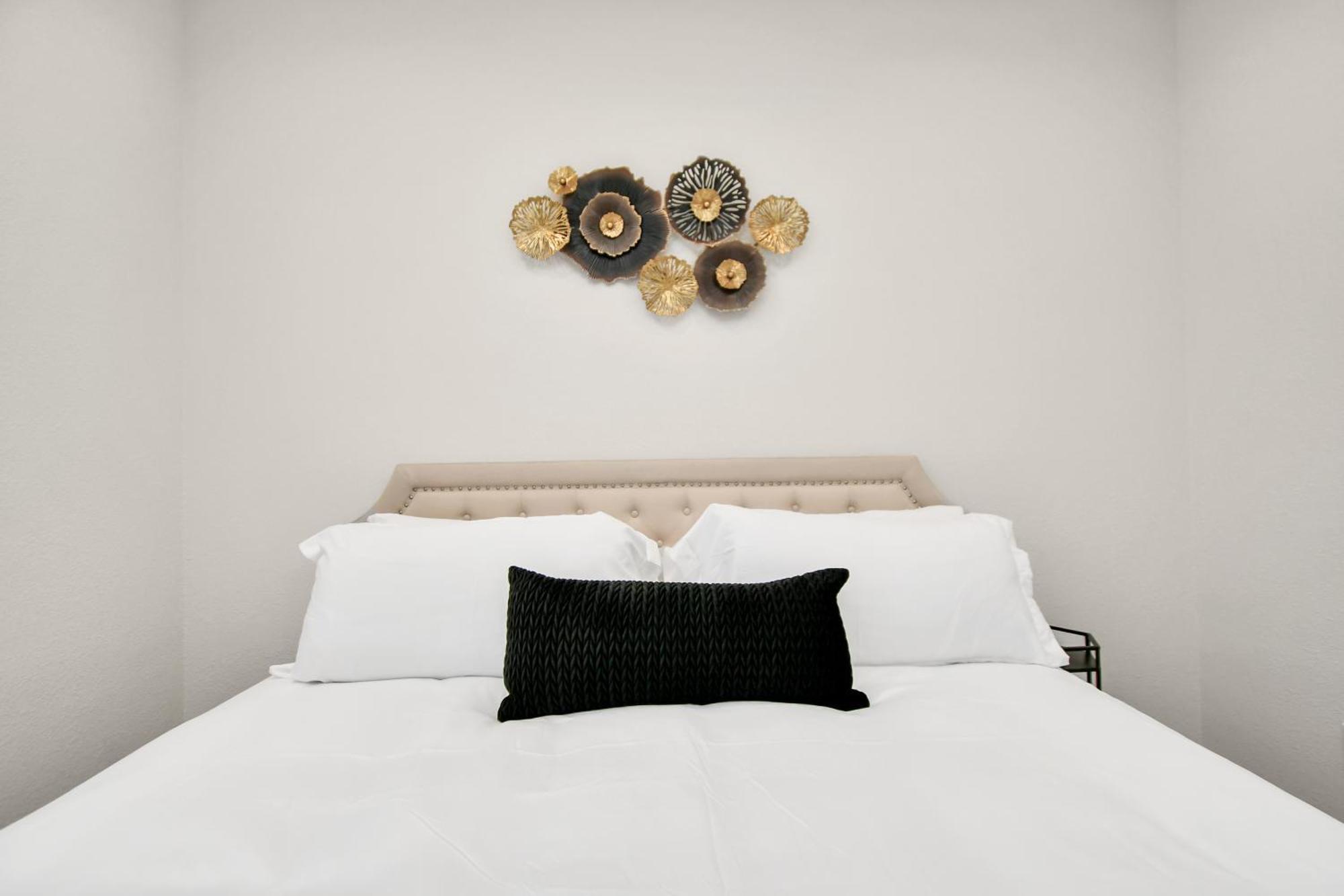 Grand Luxe Retreat - Sleeps 8 - Free Parking - Near Med Center & Nrg Ferienhaus Houston